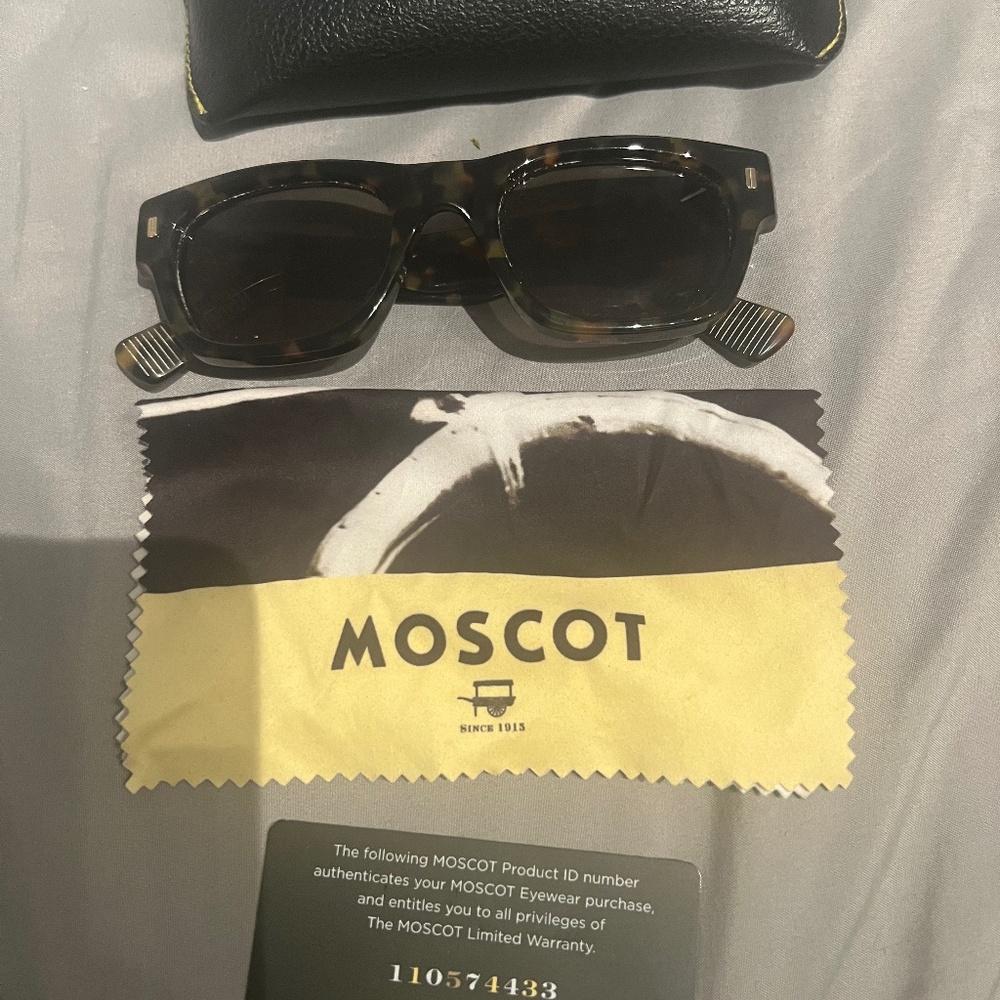 Sunglases